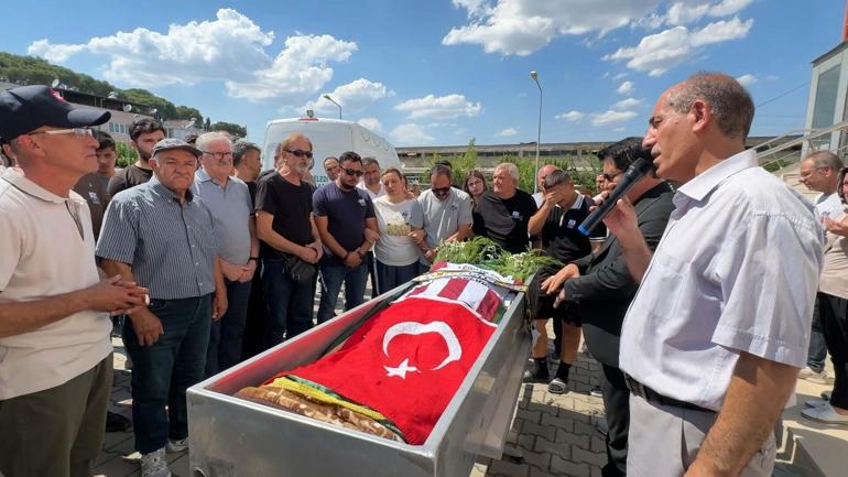 Kuşadasında denizde boğulan 3 kişiden emekli öğretmen toprağa verildi