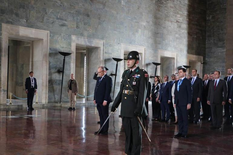 NATO heyetinden Anıtkabire ziyaret