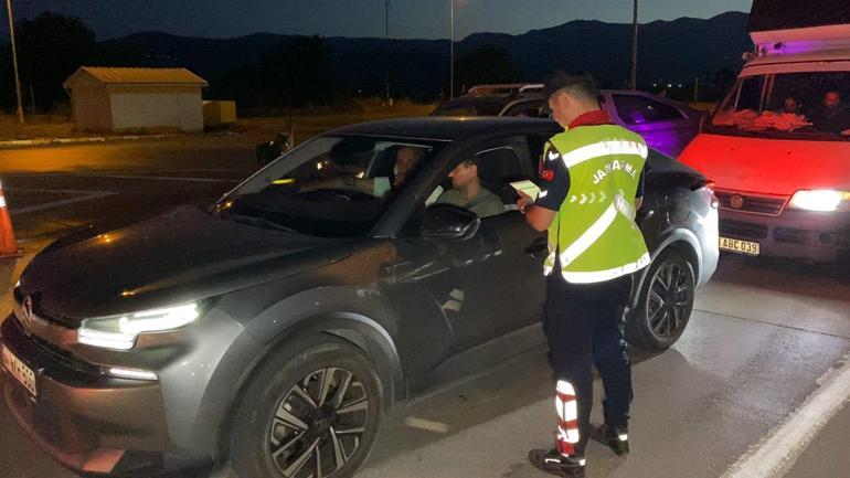 Bursada asayiş denetlemesinde aranan 4 şüpheli yakalandı