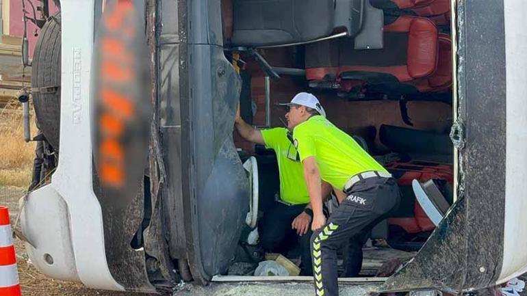 Kırıkkalede yolcu otobüsü devrildi: 1 ölü, 40 yaralı