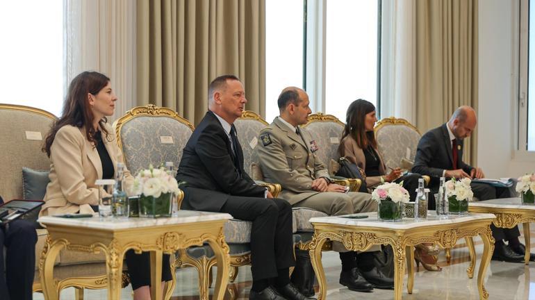 Suriye Cumhurbaşkanı Şara, Fransa Cumhurbaşkanı Macron ile görüştü