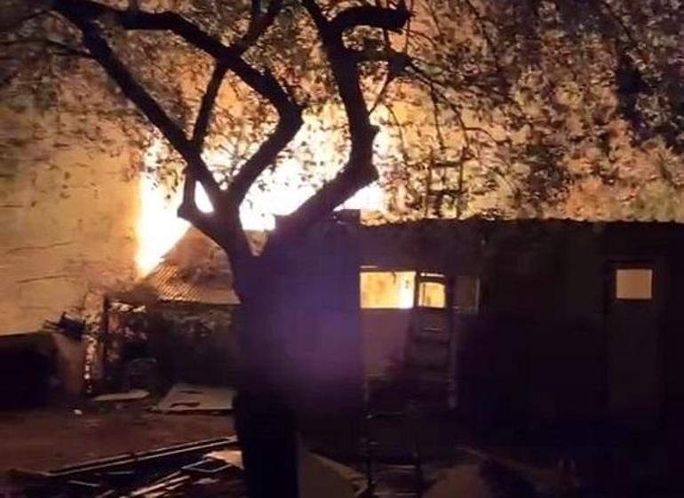 Bursada barakada çıkan yangında 1 kişi öldü