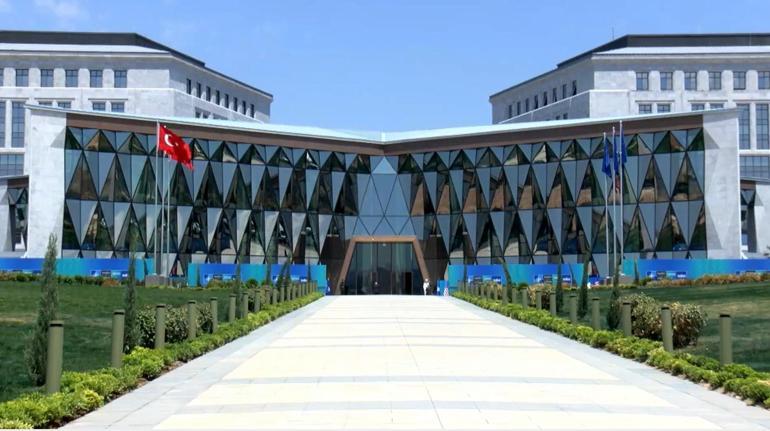 Ay Yıldız Karargahı, Pentagonun 3 katı büyüklüğünde