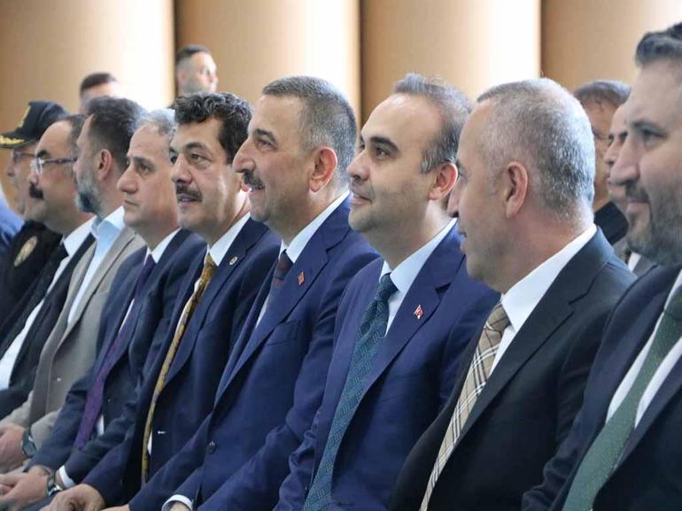 Bakan Kacır: Hasımlarına caydırıcılığıyla net mesaj veren bir Türkiye var