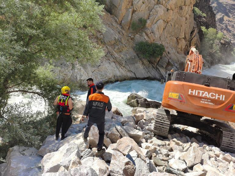 Girdiği çayda kaybolan Erkan’ı arama çalışmaları ikinci gününde