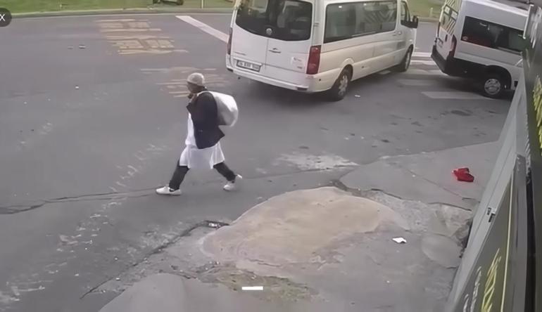 Kağıthane’de Türk bayrağını sökerek yere atan şüpheli yakalandı: Arada sırada kendimi kaybediyorum