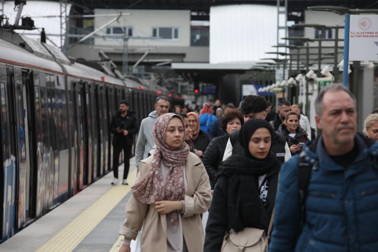15 Temmuzda bakanlığa bağlı kent içi raylı sistemlerde ücretsiz ulaşım