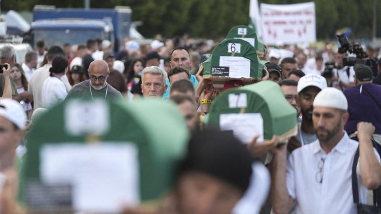 AK Partili Çelik, Srebrenitsa Soykırımında hayatını kaybedenleri andı