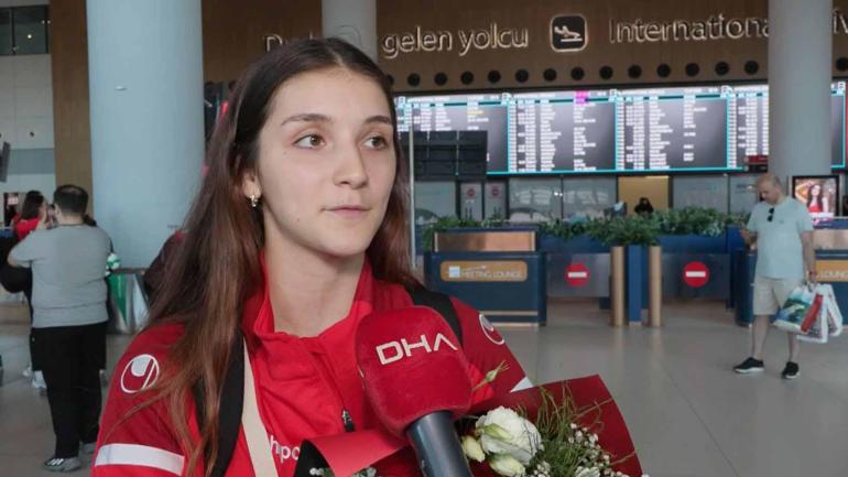 Okyanus Koleji Kız Voleybol Milli Takımı, dünya ikincisi oldu