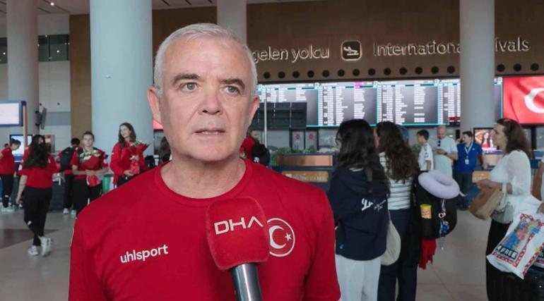Okyanus Koleji Kız Voleybol Milli Takımı, dünya ikincisi oldu