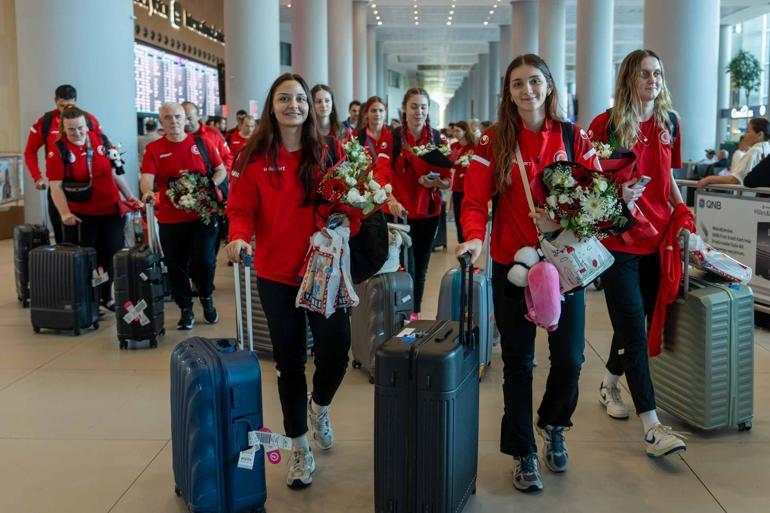 Okyanus Koleji Kız Voleybol Milli Takımı, dünya ikincisi oldu