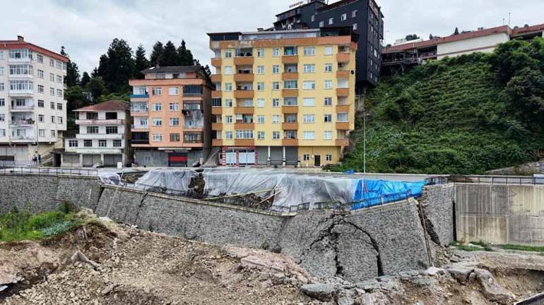 Rize’de çöken yolda önlem