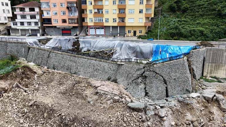 Rize’de çöken yolda önlem