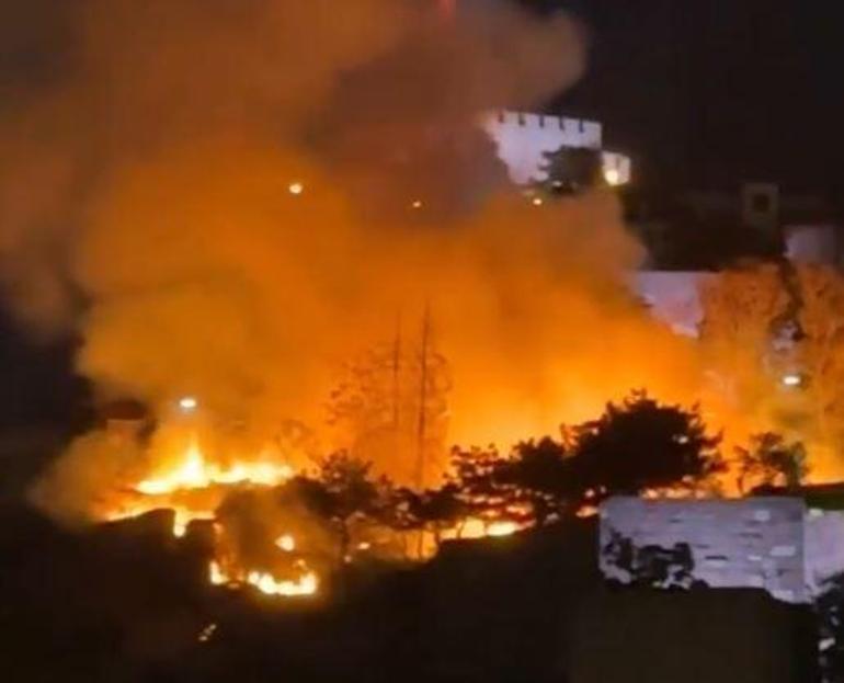 Ankara Kalesi etrafındaki ot yangını söndürüldü