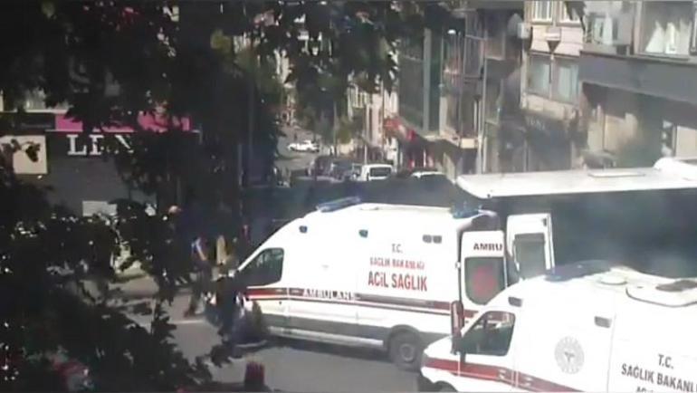 Fatihte İETT otobüsü ambulansa çarptı; 5 kişi yaralandı