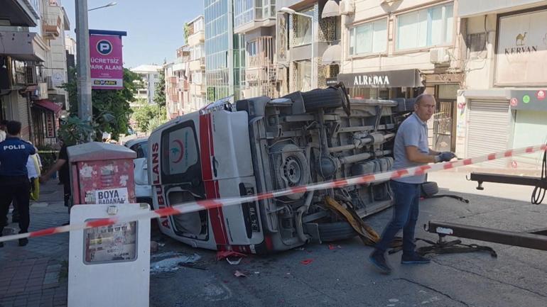 Fatihte İETT otobüsü ambulansa çarptı; 5 kişi yaralandı