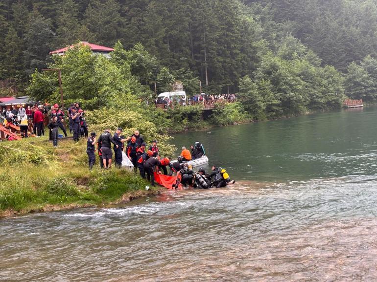 Uzungölde göle düşen turisti kurtarmak isteyen 2 kişi boğulma tehlikesi geçirdi; turistin cesedine ulaşıldı