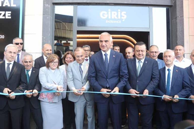Bakan Ersoy: Çingene Kızı Mozaiğinin 13üncü panelinin getirilmesinin mutluluğunu yaşıyoruz