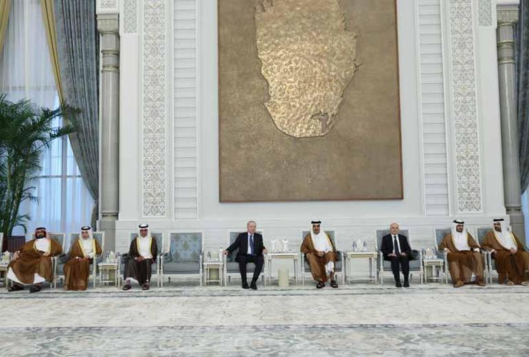 Cumhurbaşkanı Erdoğan, Katar Emiri Al Sani’ye taziye ziyaretinde bulundu
