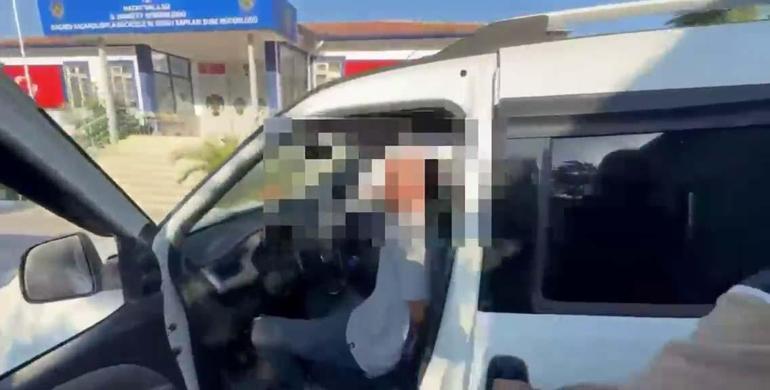 Hatay’da 4 araçta 15 göçmen yakalandı; 4 organizatör tutuklandı