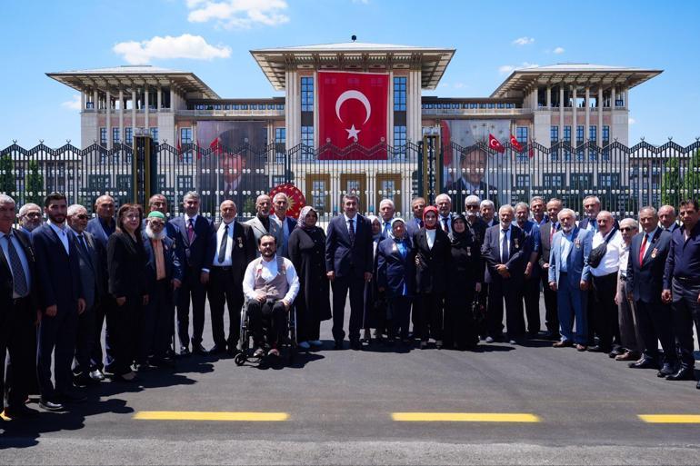 Cumhurbaşkanlığı Külliyesindeki anıtta, 15 Temmuz şehitleri anıldı