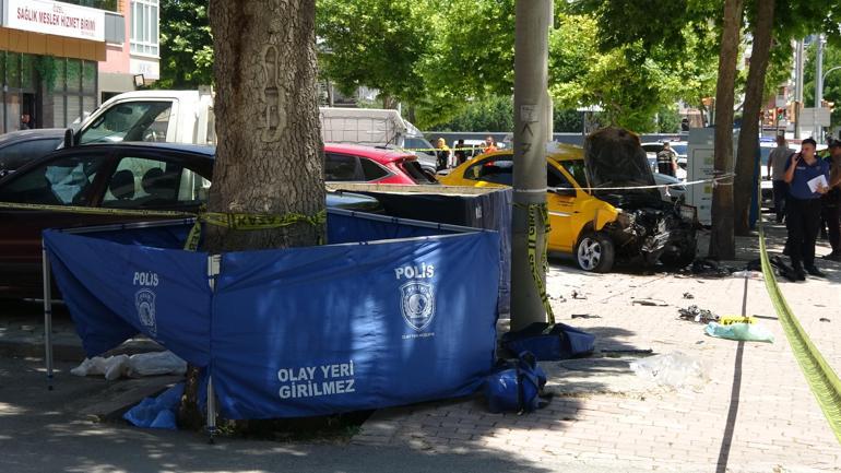 Kaldırımda yürürken taksinin çarptığı anne ile kızı öldü