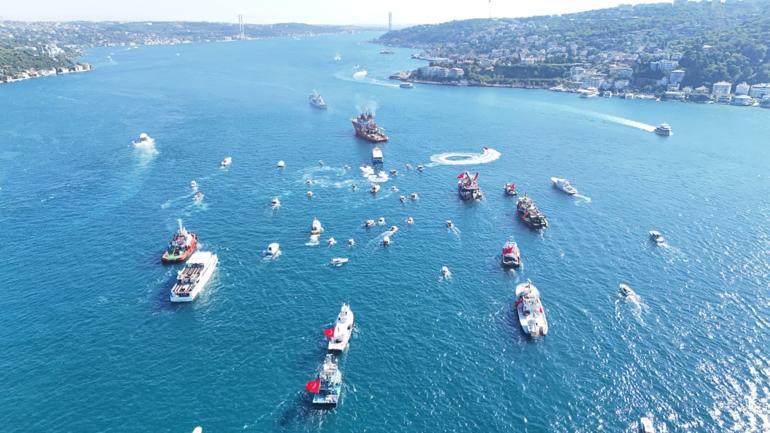 İstanbul Boğazında Denizden Karaya 15 Temmuz programı kapsamında tekne korteji düzenleniyor
