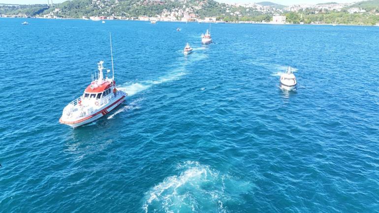 İstanbul Boğazında Denizden Karaya 15 Temmuz programı kapsamında tekne korteji düzenleniyor