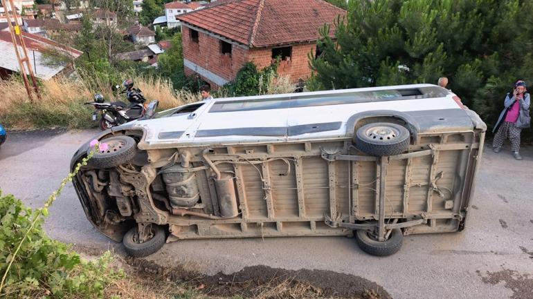 Bursa’da tarım işçilerini taşıyan minibüs devrildi: 7 yaralı