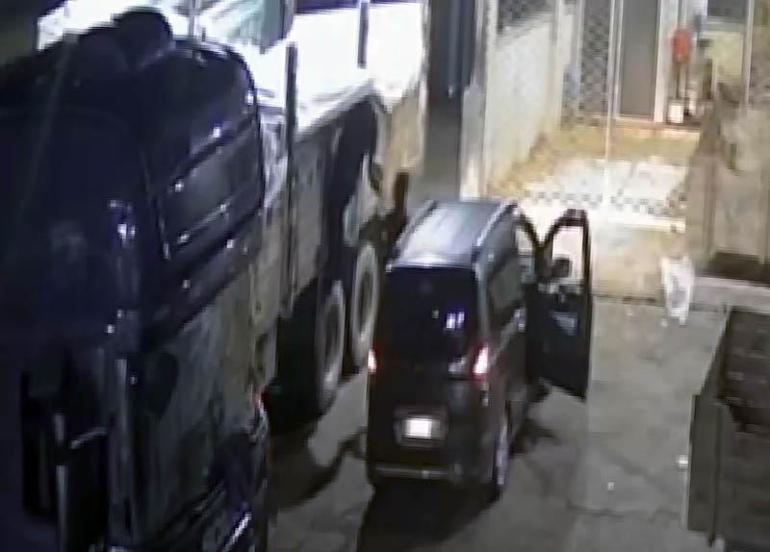 Kamyondan 600 kilo kavun ve karpuz çalıp, satmışlar