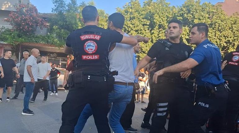 Bursa’da mahalleli arasında bıçaklı ‘park etme’ kavgası: 3 yaralı