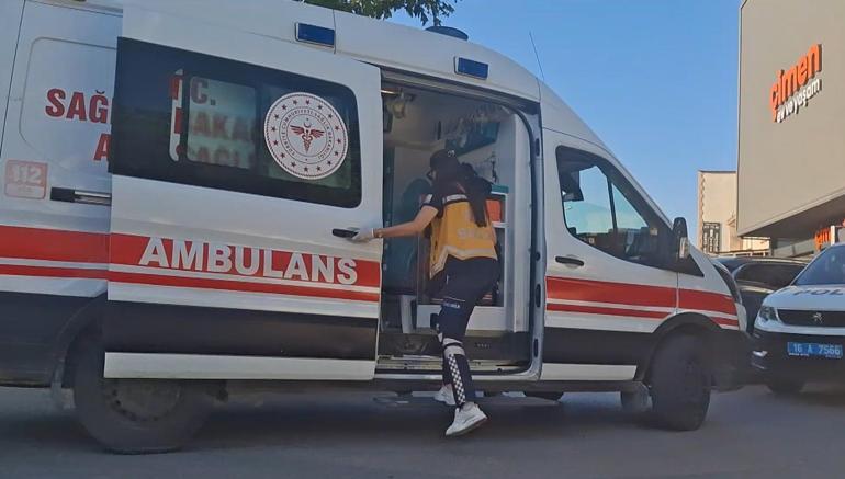 Bursa’da mahalleli arasında bıçaklı ‘park etme’ kavgası: 3 yaralı