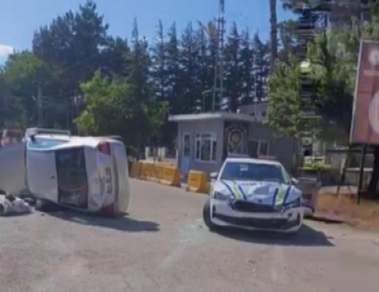 Kamyonla çarpışan otomobil takla attı: 1 çocuk öldü, 3 yaralı