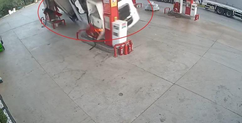 Kömür yüklü TIR, akaryakıt istasyonuna girdi: 1 ölü, 2 yaralı