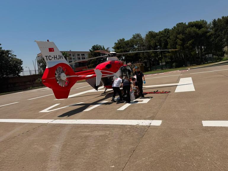 TIRın çarptığı yaya, ambulans helikopterle Diyarbakıra sevk edildi