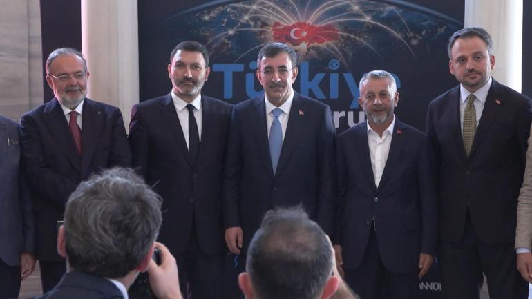 Cevdet Yılmaz: Ekonomik olarak dünyadan 1,8 puan daha yüksek bir hızla büyümüşüz