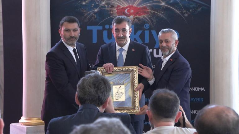 Cevdet Yılmaz: Ekonomik olarak dünyadan 1,8 puan daha yüksek bir hızla büyümüşüz