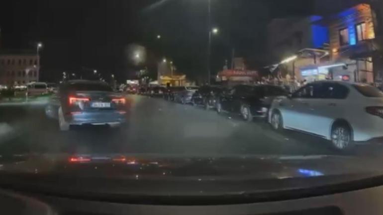 Fatihte yol kesen sürücü kamerayı görünce ters yönden kaçtı; 252 bin lira ceza