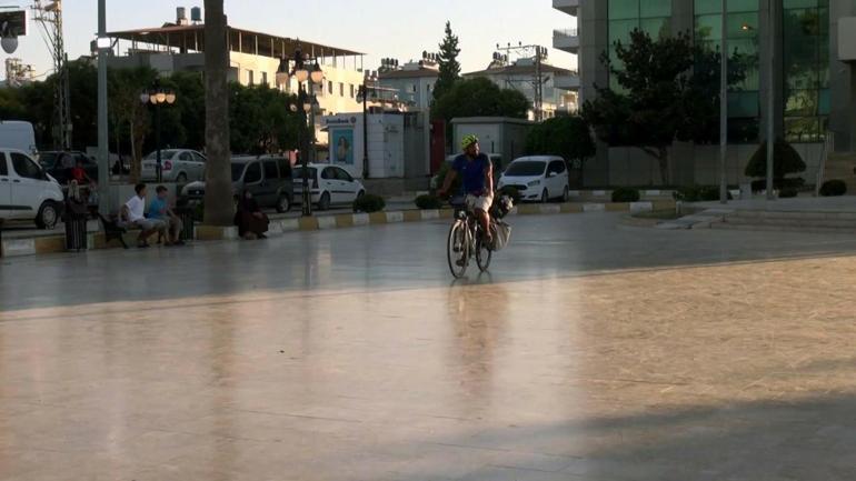 Kanserden vefat eden annesinin adına bisikletle umreye gidiyor