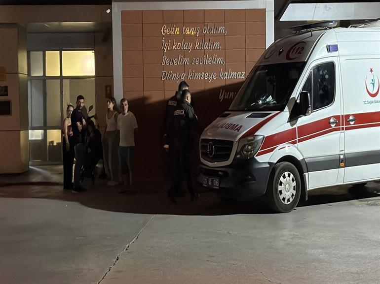 Eskişehirde ihtara uymayıp kaçan motosikletli, bekçiye çarparak yaraladı