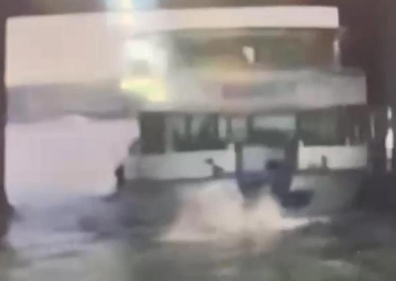 Haliç’te köprü ayağına çarpan tur teknesinden denize düşen personelin cesedi bulundu; kaza kamerada