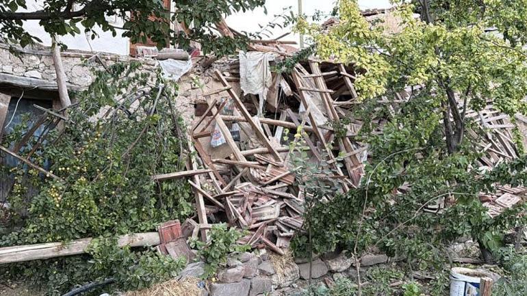 Yangından dönen itfaiye aracı evin duvarına çarptı; 3 personel yaralı