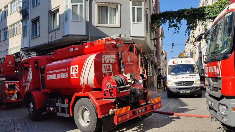 Fatihte 3 katlı binadaki yangında mahsur kalan 4 kişi kurtarıldı