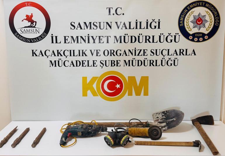 Evde define arayan 4 şüpheli, kazdıkları alanı halıyla kapatmışlar