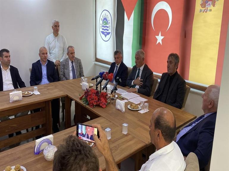 Of Belediyesinden İspanya Milli Takımı ile Başbakan Sanchez’e Fahri Hemşehrilik Beratı