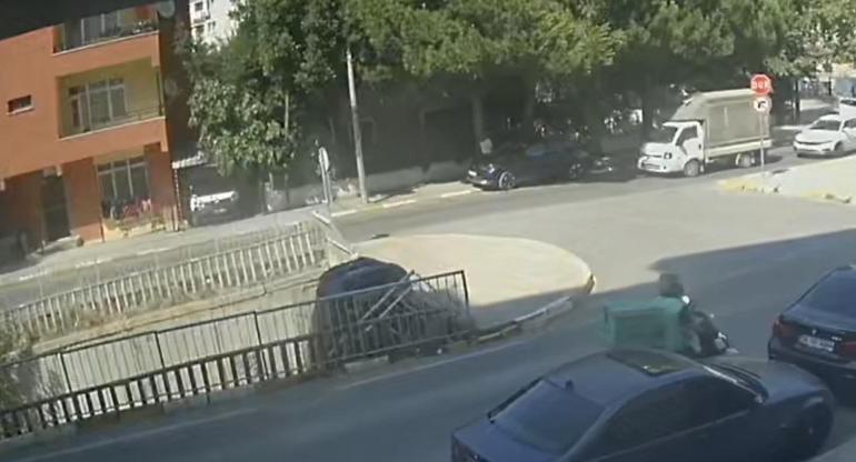 Pendikte otomobil dereye düştü; kaza kamerada