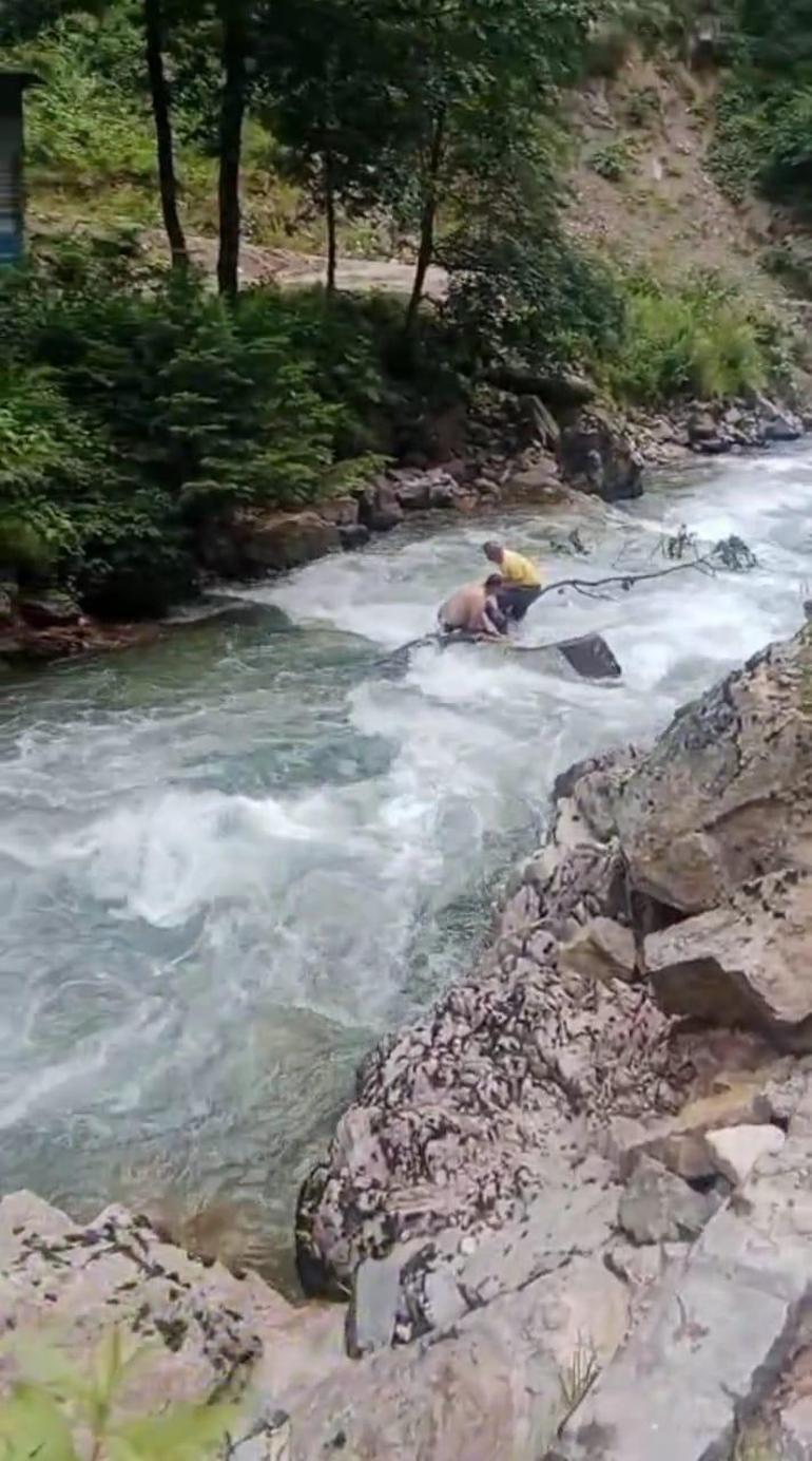 Suudi turist, fotoğraf çekilmek istediği derede boğuldu; o anlar kamerada