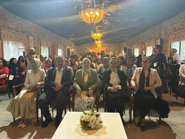 AK Partili Ercan ‘Kadın Liderlik Akademisi Münazara Kulübü’ kapanış programına katıldı