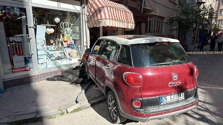 Gökçe’nin, kaldırımda otomobilin çarpması sonucu öldüğü kazanın yeni görüntüleri ortaya çıktı