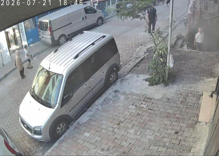 Kağıthane’de çocuklar lastik yaktı: Dumandan etkilenen KOAH hastası kadın hastaneye kaldırıldı